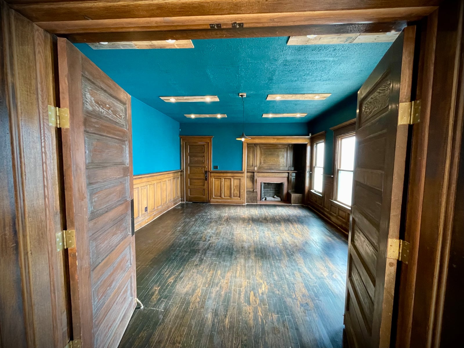 The Cozy Book Nook, a bookstore specializing in indie authors, best sellers, used books and bookish crafts, is in the midst of relocating to 1400 E. Third St. in Dayton. NATALIE JONES/STAFF