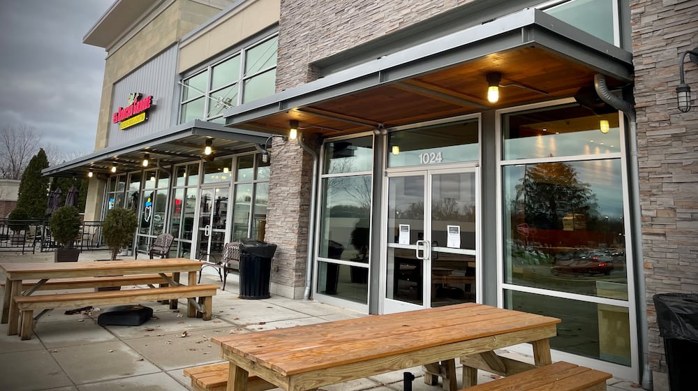 Currito, a fast-casual restaurant with a globally inspired menu featuring bowls, wraps, salads, smoothies, shakes and more, is opening its first location in the Dayton region at 1024 Miamisburg-Centerville Road in Washington Twp. NATALIE JONES/STAFF