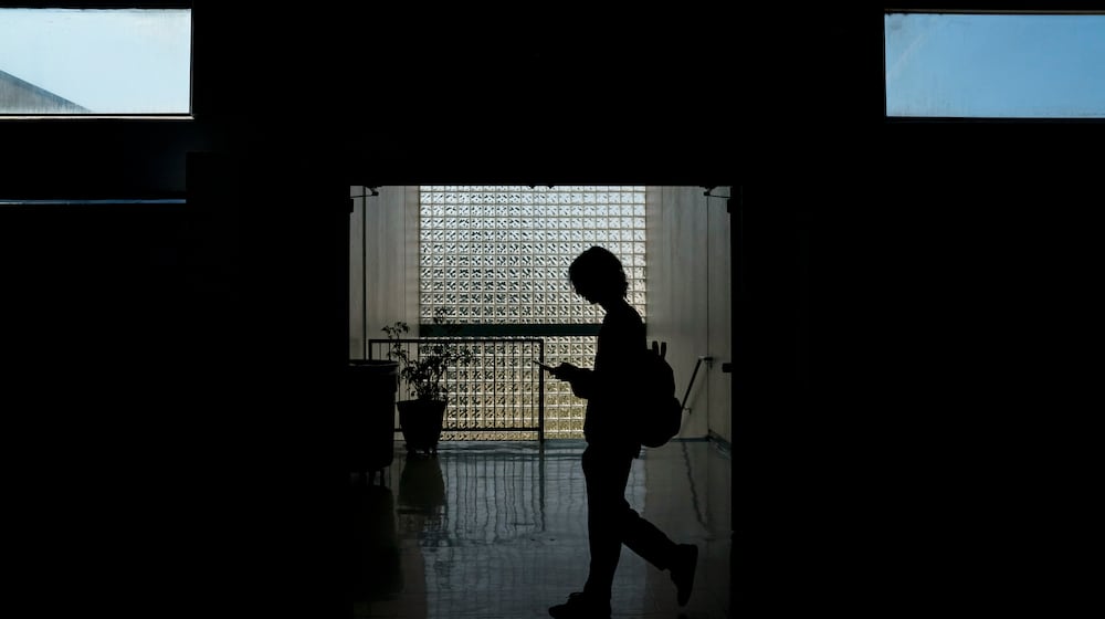 FILE - More schools in Ohio are banning cell phones during instructional time or require students to keep phones entirely away. (Whitney Curtis/The New York Times)
                      