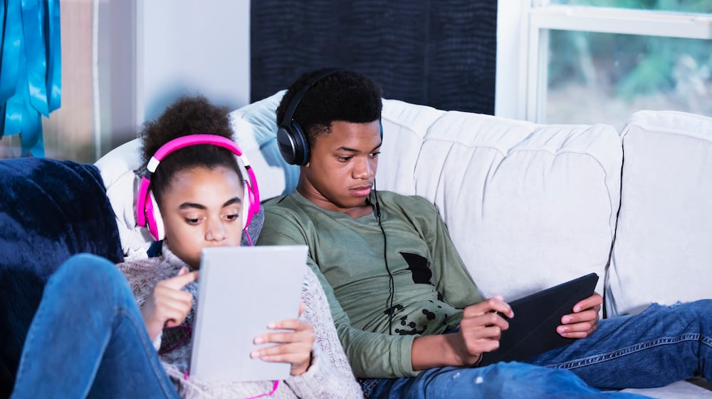 There should be different amounts of screen time for different ages of kids, according to professionals. iSTOCK/COX