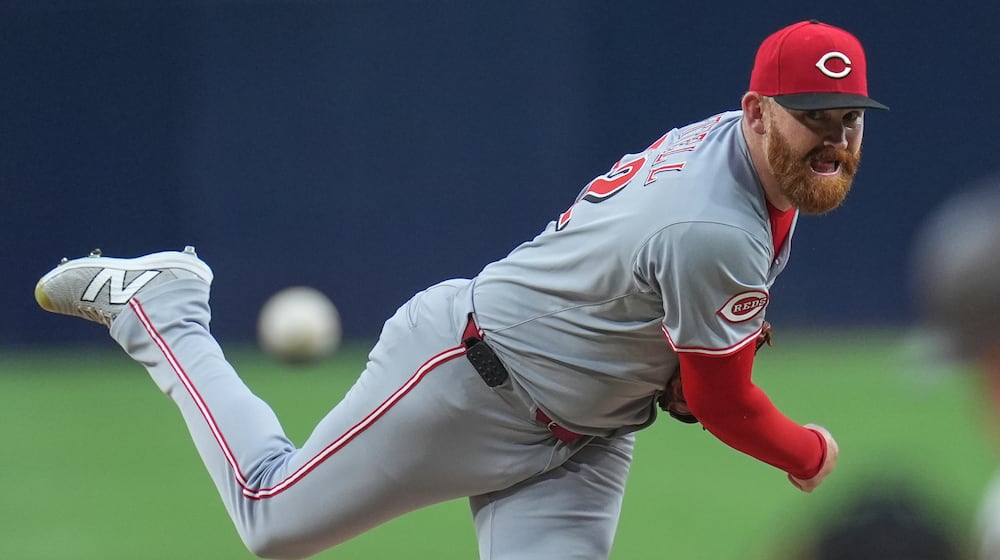 Cincinnati Reds starting pitcher Zack Littell works against a San Diego Padres batter during the first inning of a baseball game Tuesday, Sept. 9, 2025, in San Diego. (AP Photo/Gregory Bull)